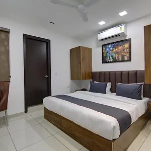 Shine Couple Friendly Rohini West Metro Station 3* Delhi (National Capital Territory of India)